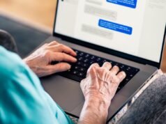 Escritor deportivo retirado revela cómo perdió $270,000 en ahorros en una estafa en línea protagonizada por una mujer “joven y hermosa”