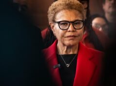 Karen Bass quiere salvar el planeta. ¿ALLÁ? No importa