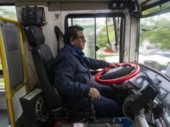 Cómo los conductores de autobuses peruanos intentan mantenerse seguros