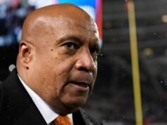 La decisión sobre el estadio de los Bears es “finales de primavera, principios de verano”, dice Warren