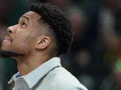 Fuentes: NBA investiga a los Bucks después de que Giannis dijera que está sano