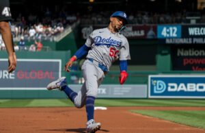 Mookie Betts de los Dodgers se someterá a una resonancia magnética de espalda después de la salida en la primera entrada contra los Nacionales