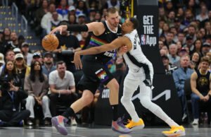 La monstruosa actuación de 40 puntos de Nikola Jokić lleva a los Nuggets a superar a los Spurs en tiempo extra mientras Denver logra su octava victoria consecutiva