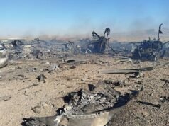 Irán publica fotografías de aviones estadounidenses carbonizados detrás de las líneas enemigas, después de que Estados Unidos los hiciera estallar para impedir que Teherán obtuviera su tecnología.
