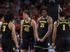Michigan derriba a Arizona en una histórica batalla por el primer puesto