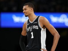 Victor Wembanyama se pregunta dónde debería estar el umbral para los premios de la NBA mientras hace cálculos ultrarrápidos después del partido