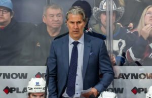 El entrenador de Avalanche, Jared Bednar, se va de viaje tras ser golpeado por un disco