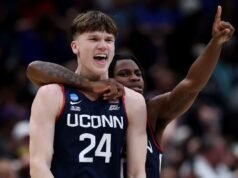Braylon Mullins, seleccionado en la primera ronda de la NBA, permanecerá en UConn