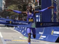 John Korir gana por segunda vez consecutiva el maratón de Boston en un tiempo récord
