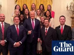 ‘Vale más que mil palabras’: Foto de Trump enmascarando al equipo de tenis femenino provoca reacciones violentas | deportes universitarios