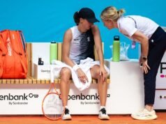 Swiatek se retira del Madrid Open tras enfermarse durante el partido