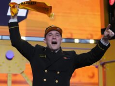 Los productos de la Marina Landon Robinson y Eli Heidenreich hacen historia en el Draft de la NFL como selecciones de séptima ronda