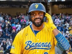 Russell Wilson se une a los Savannah Bananas en el Yankee Stadium