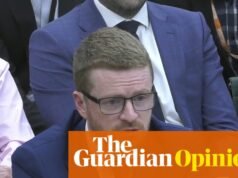 Starmer parece pensar que no puede hacer nada malo: dos semanas de audiencias sobre Mandy-mania sugieren la conclusión opuesta | Marina Hyde