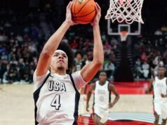 Destruyendo al recluta número uno del baloncesto masculino Tyran Stokes en Kansas