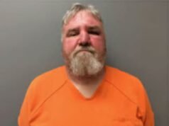 19 heridos en un desfile en Luisiana después de que un conductor chocara contra una multitud