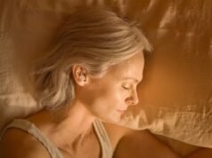 Estos auriculares para dormir bloquean los sonidos y promueven un descanso profundo