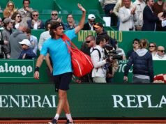 El cambio de Tsitsipas en Munich resulta contraproducente mientras continúa la caída en la clasificación