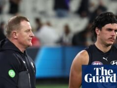 El entrenador de Carlton, Michael Voss, acusa a los medios de intimidación tras el incidente de Elijah Hollands | AFL
