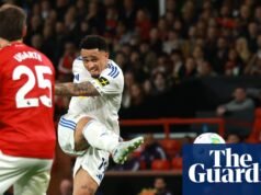 Leeds sorprende al Manchester United tras doblete de Okafor y tarjeta roja a Martínez por tirar de los pelos | primera división