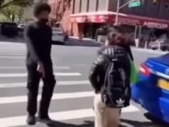 Adolescente pisoteado en la calle muestra una generación abandonada a los teléfonos y la pornografía