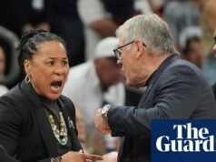 Geno Auriemma y Dawn Staley tienen un tenso intercambio posterior al juego después de que Carolina del Sur sorprendiera a UConn en la Final Four | Torneo de la NCAA 2026