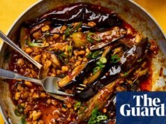Receta vegana de Meera Sodha de berenjena estofada con tofu al estilo de Sichuan | comida y bebida china