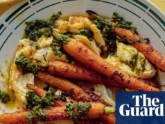 Zanahorias Harissa y patatas al limón en conserva: recetas de Helen Graham para asar verduras con una mezcla de especias hawaianas | Alimento