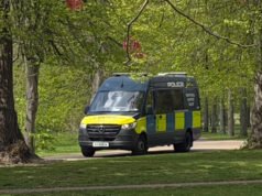 Los jardines de Kensington cierran mientras la policía ‘evalúa artículos’