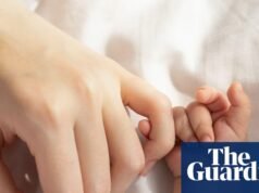 Cuatro de cada diez padres del Reino Unido tienen dificultades para permitirse lo esencial para sus recién nacidos, según un estudio Parents and Parenting