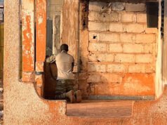 El ejército de Malí dice que grupos armados lanzan ataques coordinados en todo el país