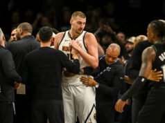 Nuggets-Timberwolves pelean en los últimos segundos del cuarto juego, Nikola Jokić y Julius Randle expulsados