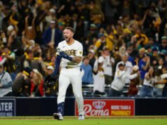 Jackson Merrill roba un jonrón y luego conecta un hit en la improbable remontada de los Padres en la novena entrada