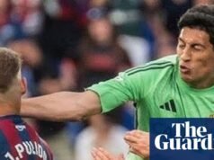 El portero del Real Zaragoza, Andrada, sancionado con 13 partidos tras golpear a un rival | zaragoza