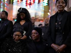 Por qué una amarga disputa política dejó insepulto a un ex presidente de Zambia 10 meses después de su muerte