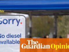 La guerra comercial de Trump ha puesto al Reino Unido a la defensiva. Su verdadera guerra podría quebrarnos | Larry Elliott