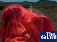 Björk, Rihanna y un abrazo apasionado: visiones de amor – en imágenes