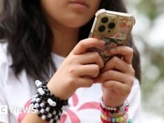 Grecia prohibirá las redes sociales para menores de 15 años a partir del próximo año