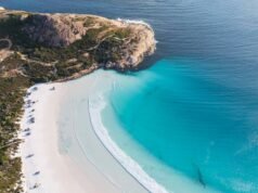 El sitio del ataque mortal de un tiburón es nombrado una de las playas más bellas del mundo