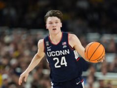 El héroe del torneo de la NCAA de la UConn, Braylon Mullins, renunciará al draft de la NBA y regresará a los Huskies para una segunda temporada.