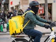 España aprueba plan para conceder estatus legal a unos 500.000 inmigrantes indocumentados