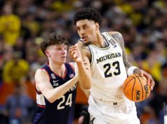 Yaxel Lendeborg enfermo en el entretiempo del partido por el campeonato de la NCAA de Michigan contra UConn: ‘Me siento horrible, me siento súper débil’