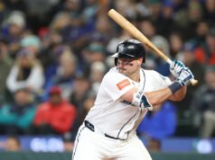 Cal Raleigh pone fin a la sequía de jonrones y abre la temporada ante Jacob deGrom tras una histórica campaña de 60 HR