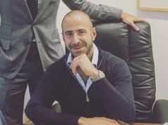 El jefe de inversiones comparece ante el tribunal después de “enviar miles de correos electrónicos a su socio comercial y su esposa”