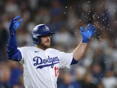 Max Muncy conecta 3 jonrones para superar el primer salvamento desperdiciado de Edwin Díaz como Dodger