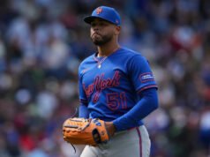 La racha de derrotas de los Mets llega a 10 juegos después de que el principal abridor Freddy Peralta flaqueara ante los Cachorros