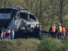 Un tren de alta velocidad francés atropella a un camión y mata a un conductor del TGV