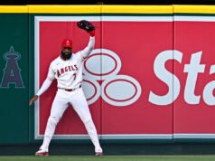 El gran saltador: Angelinos RF Jo Adell roba 3 jonrones, 1 de Cal Raleigh, en victoria 1-0 sobre Marineros