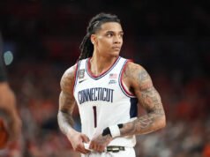 UConn G Solo Ball se someterá a una cirugía de muñeca y se perderá la temporada 2026-27; planea regresar en 2027-28