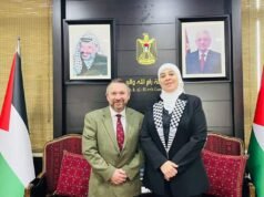 Funcionario de defensa británico se reúne con el gobernador de Ramallah, quien se reúne con terroristas liberados